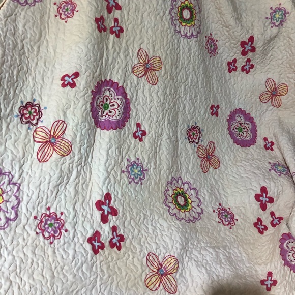 Twin Owl Floral Themed Quilt 1 Pillow sham & 2 blackout Curtains 60” long x 48” - Picture 3 of 12